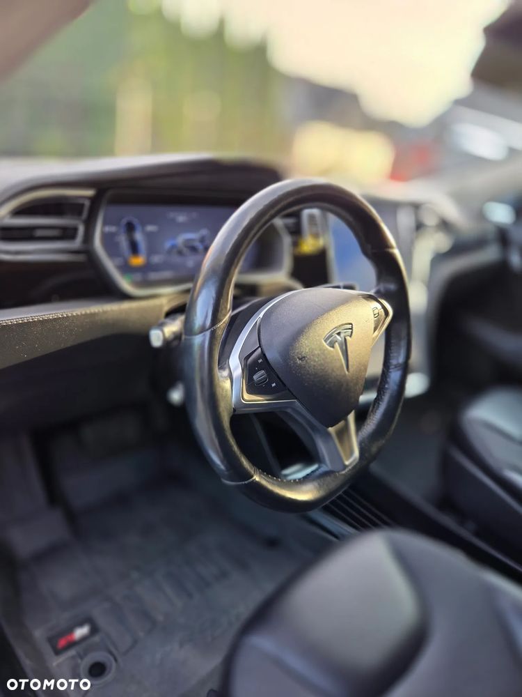Tesla Model S 85 D - 33
