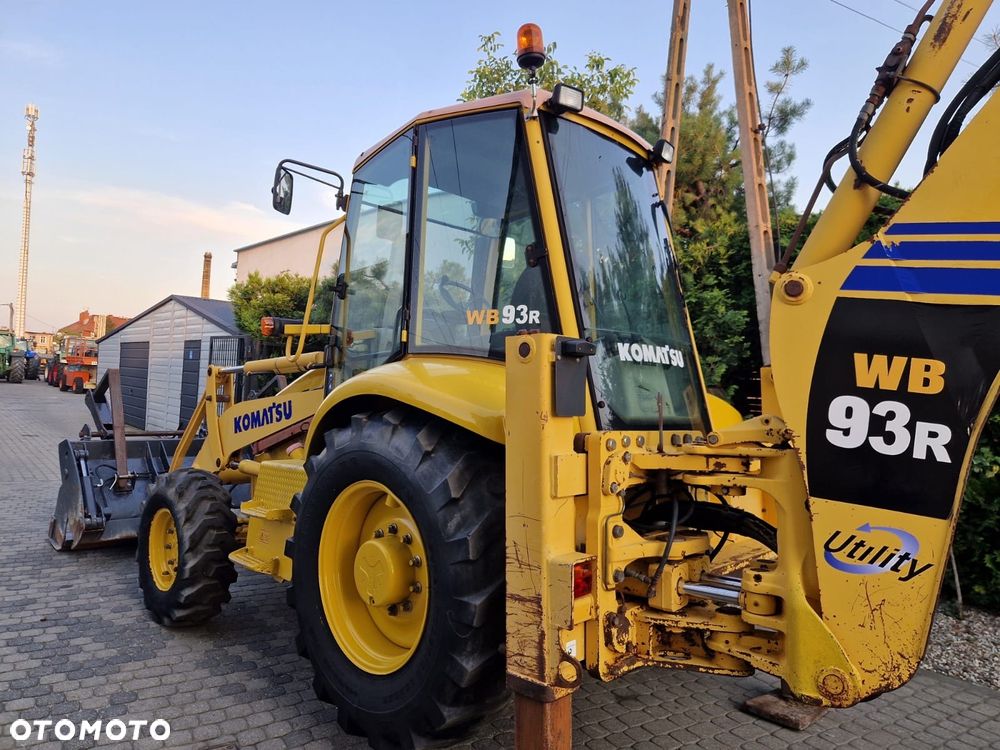 Komatsu WB 93R - 20