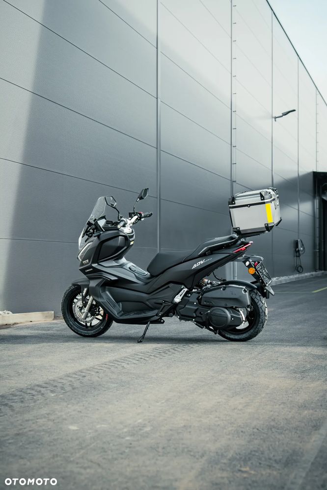 Linhai Scooter - 8