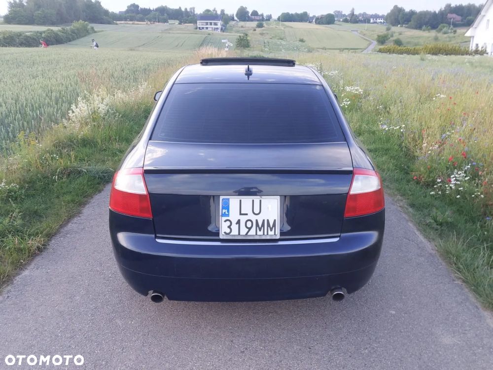 Audi A4 Limousine - 3