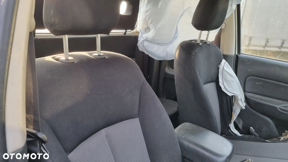 Mitsubishi L200 - 15