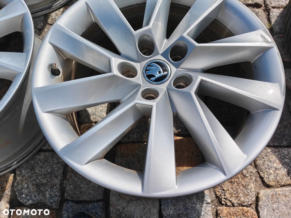 Felgi Aluminiowe 17 Skoda Superb 5x112 ET40 Seat Audi VW 3V0601025C - 21