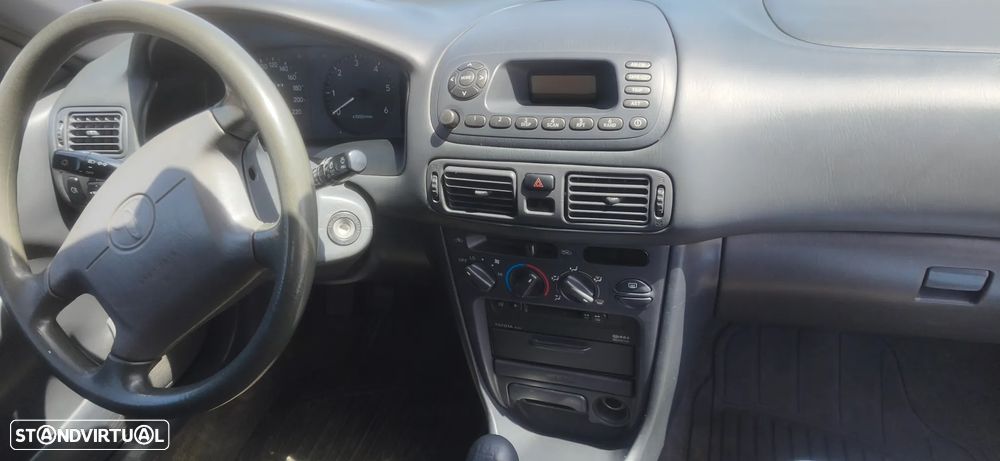 Toyota Corolla 2.0 D-4D Sol - 12