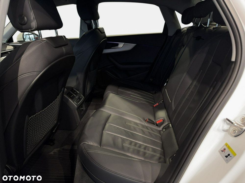 Audi A4 Limousine - 14