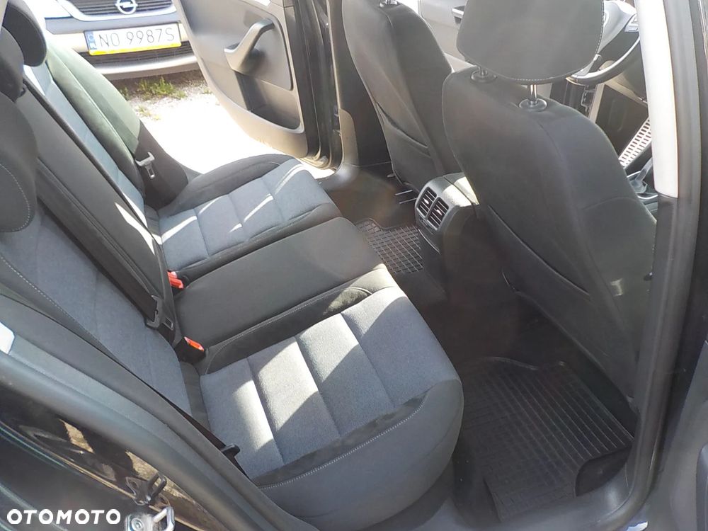 Volkswagen Golf 2.0 TDI DPF Style - 13