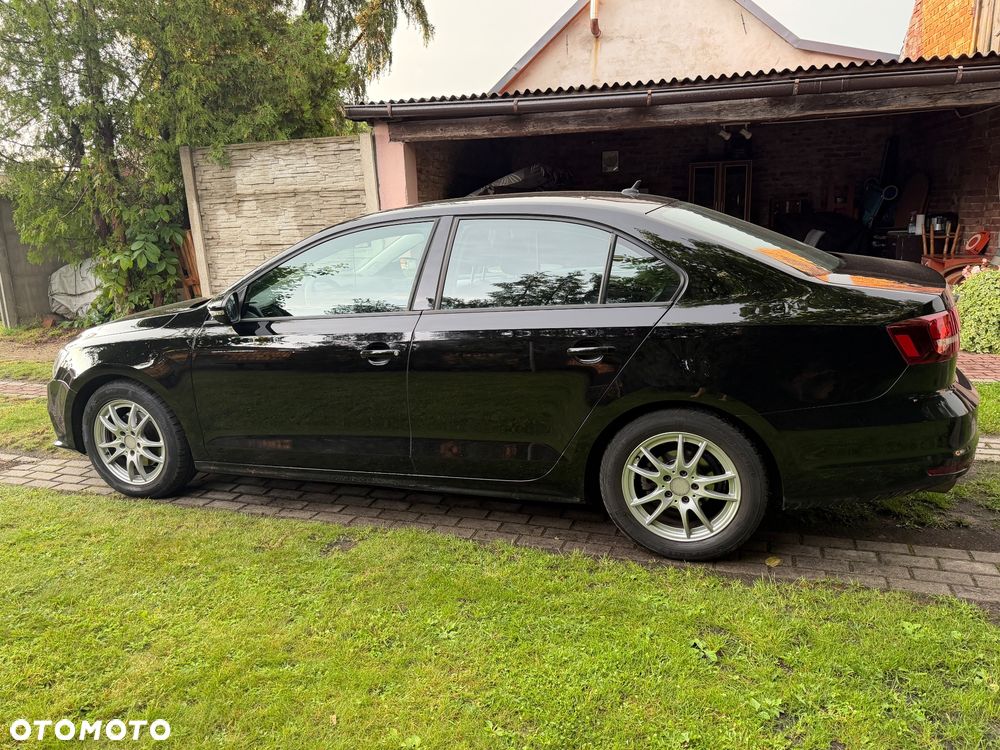 Volkswagen Jetta 2.0 TDI DPF BMT Trendline - 2