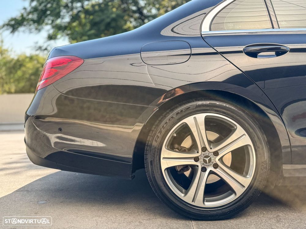 Mercedes-Benz E 220 d AMG Line - 48
