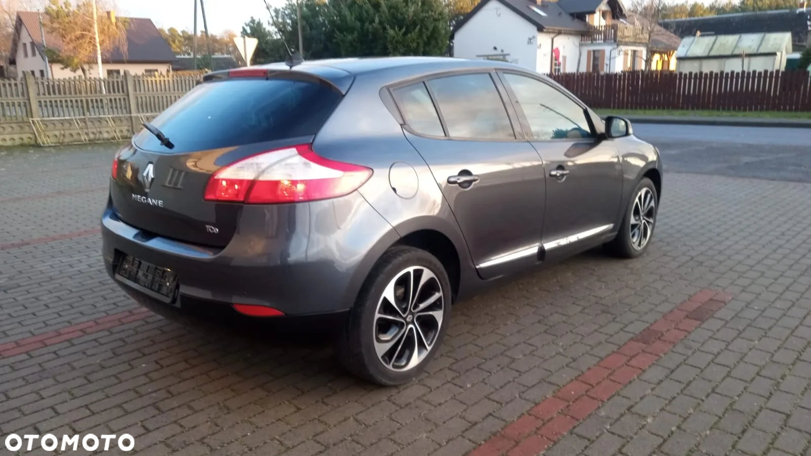 Renault Megane ENERGY TCe 130 Start & Stop Bose Edition - 4