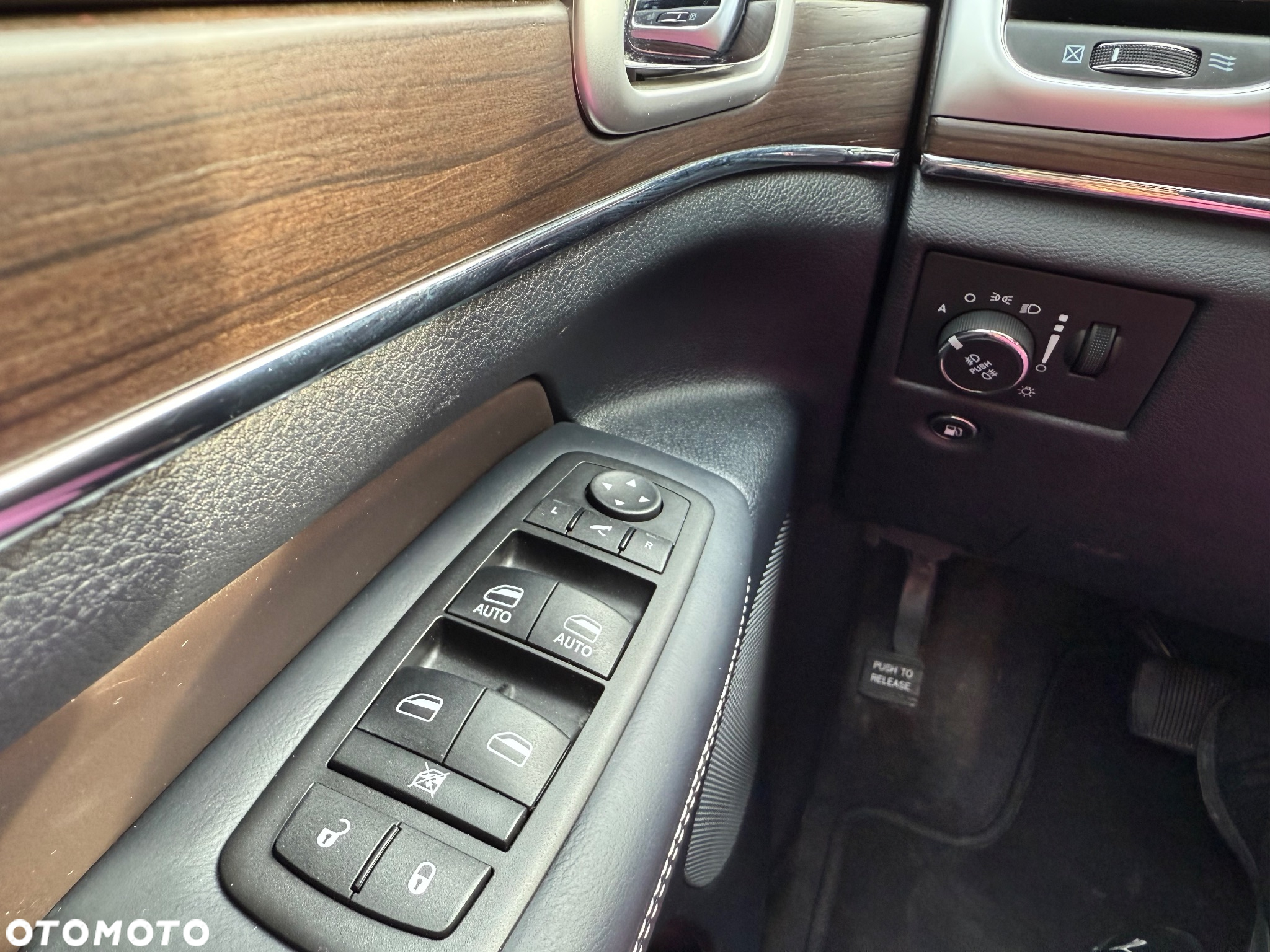 Jeep Grand Cherokee - 21