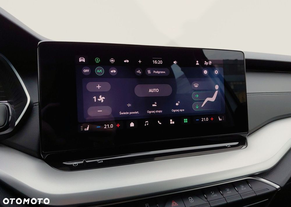 Skoda Octavia 1.5 TSI mHEV Selection DSG - 33