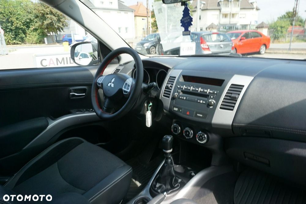 Mitsubishi Outlander - 27