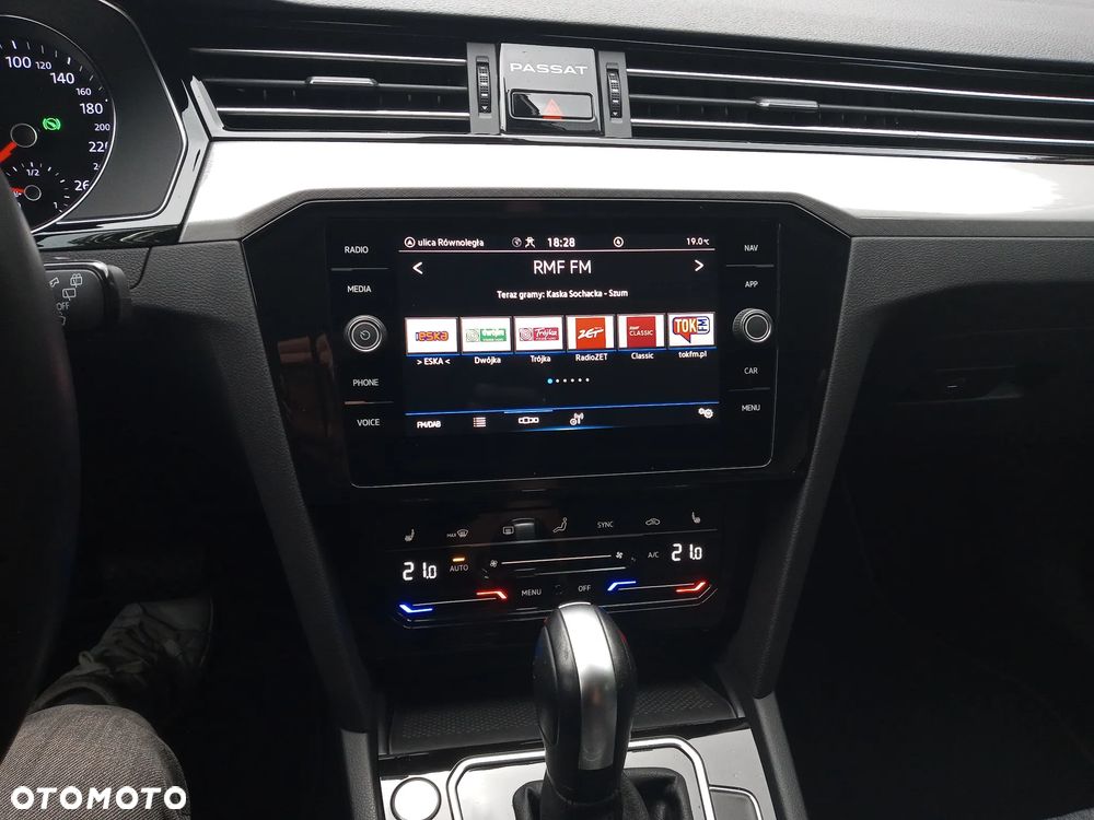 Volkswagen Passat 2.0 TSI Business DSG - 18