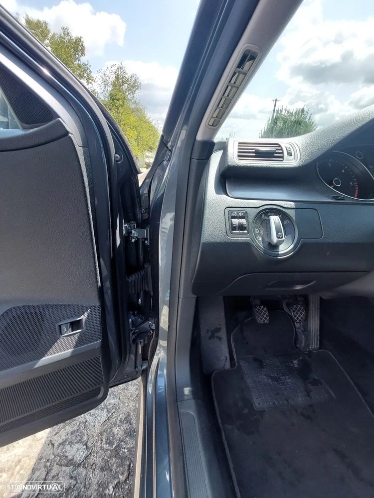 VW Passat 1.6 TDI BlueMotion - 13