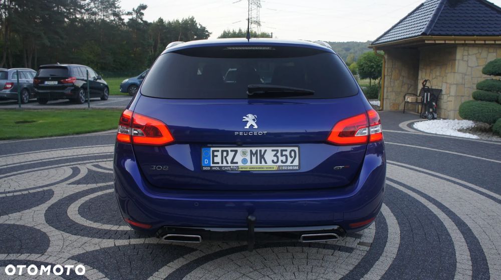 Peugeot 308 - 8