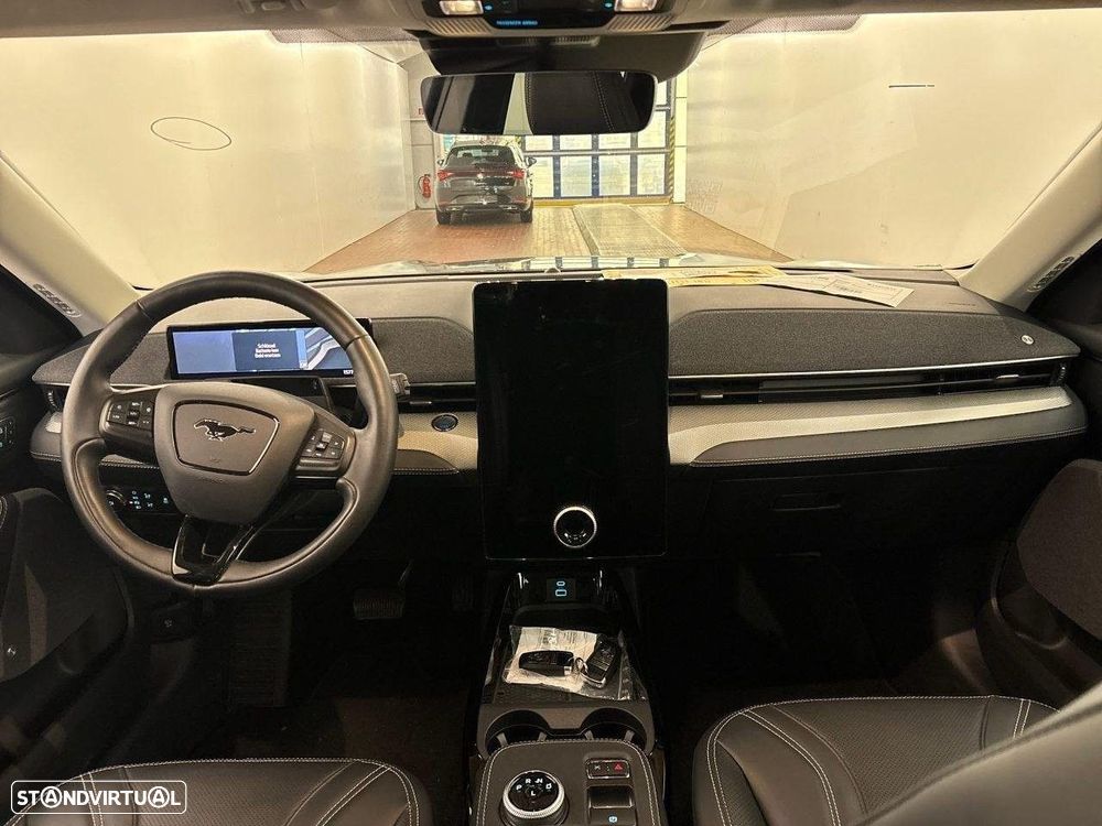 Ford Mustang Mach-E 75.7 kWh Base - 9