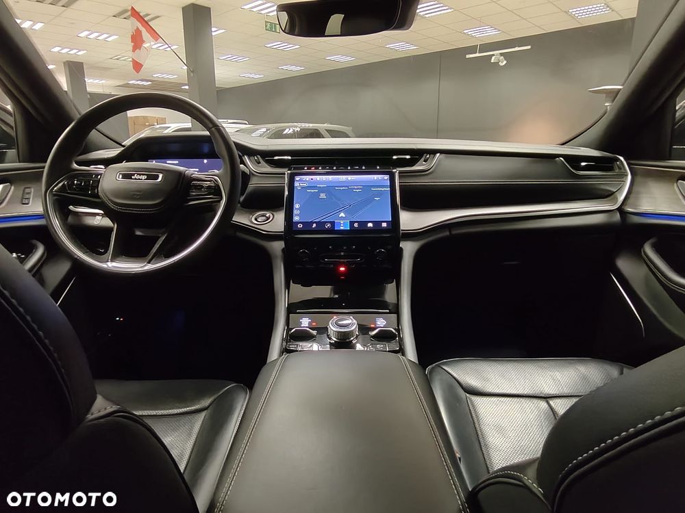 Jeep Grand Cherokee - 34