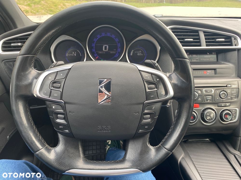 Citroën DS4 1.6 e-HDi SoChic MCP - 27