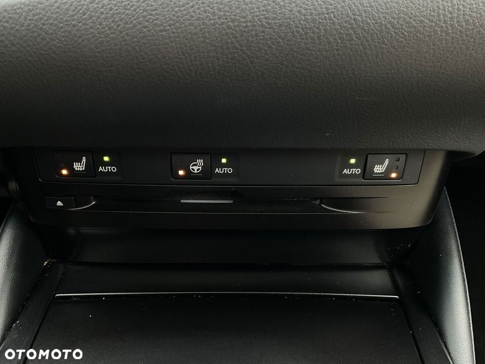 Lexus ES 300h Business Edition + - 28