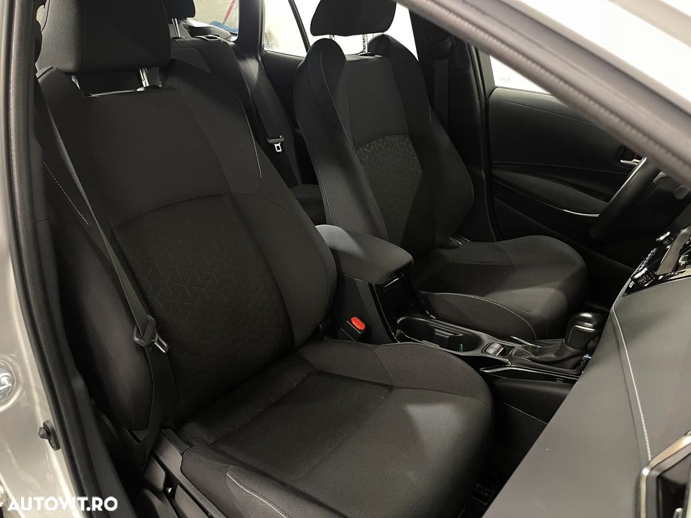 Toyota Corolla 1.8 Business Edition - 11