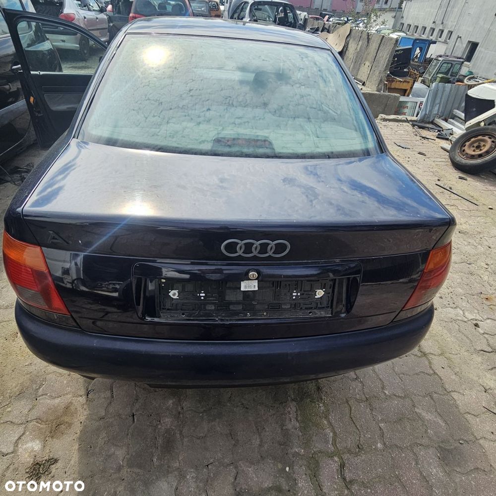 Audi A4 (sedan) 1996r 1,8 B 92 kW/ (kod lak: LY5L) - 12