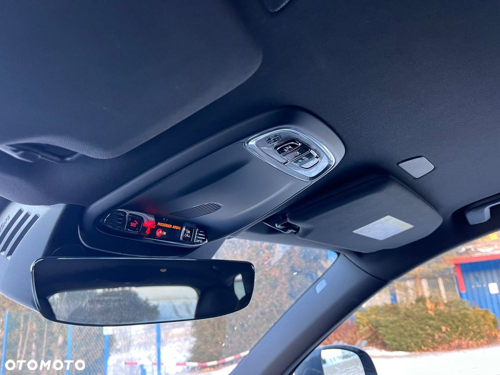 Volvo XC 90 B5 D AWD Ultimate Dark - 20