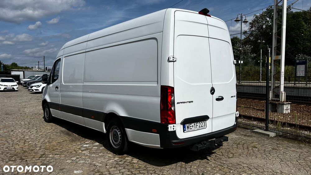 Mercedes-Benz Sprinter 319 - 6