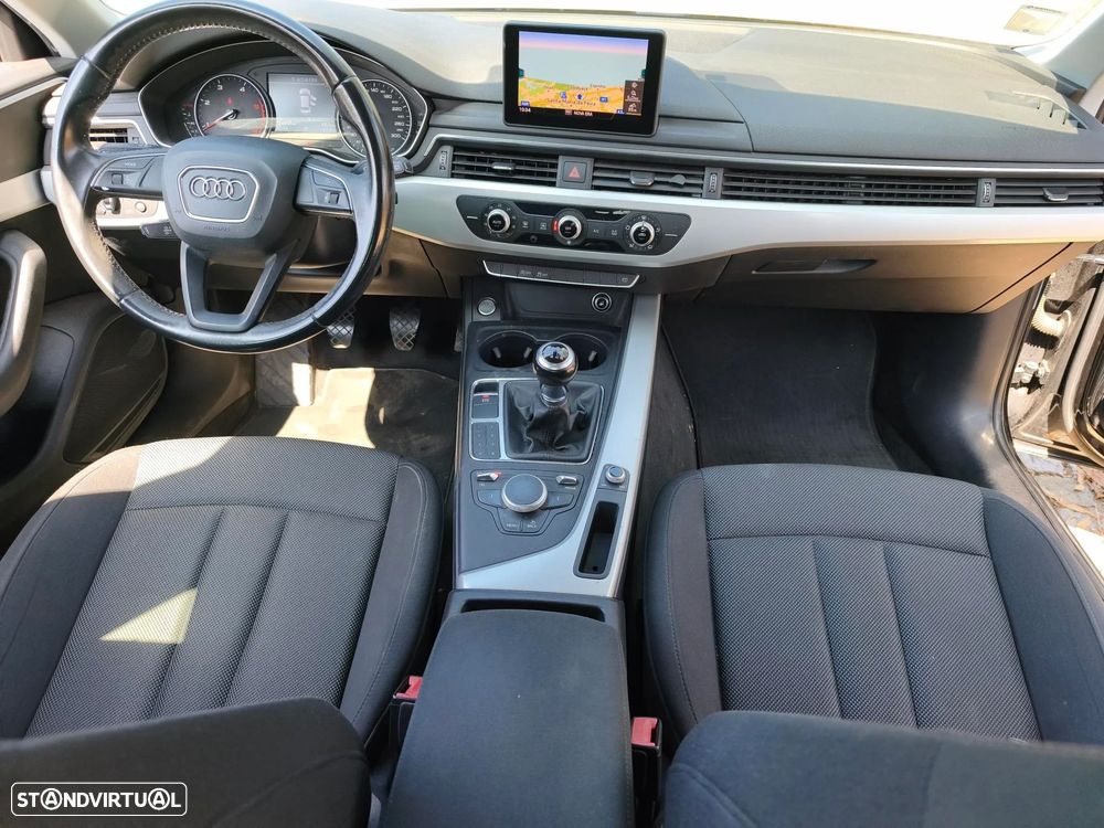 Audi A4 Avant 2.0 TDI Advance - 4