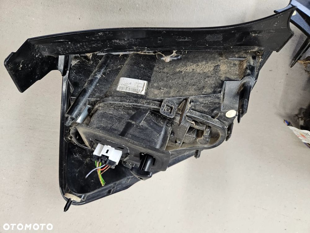 Citroen C3 II 2 lift lampa tył tylna  prawa - 3
