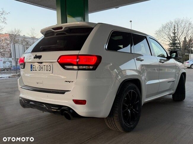 Jeep Grand Cherokee SRT - 3