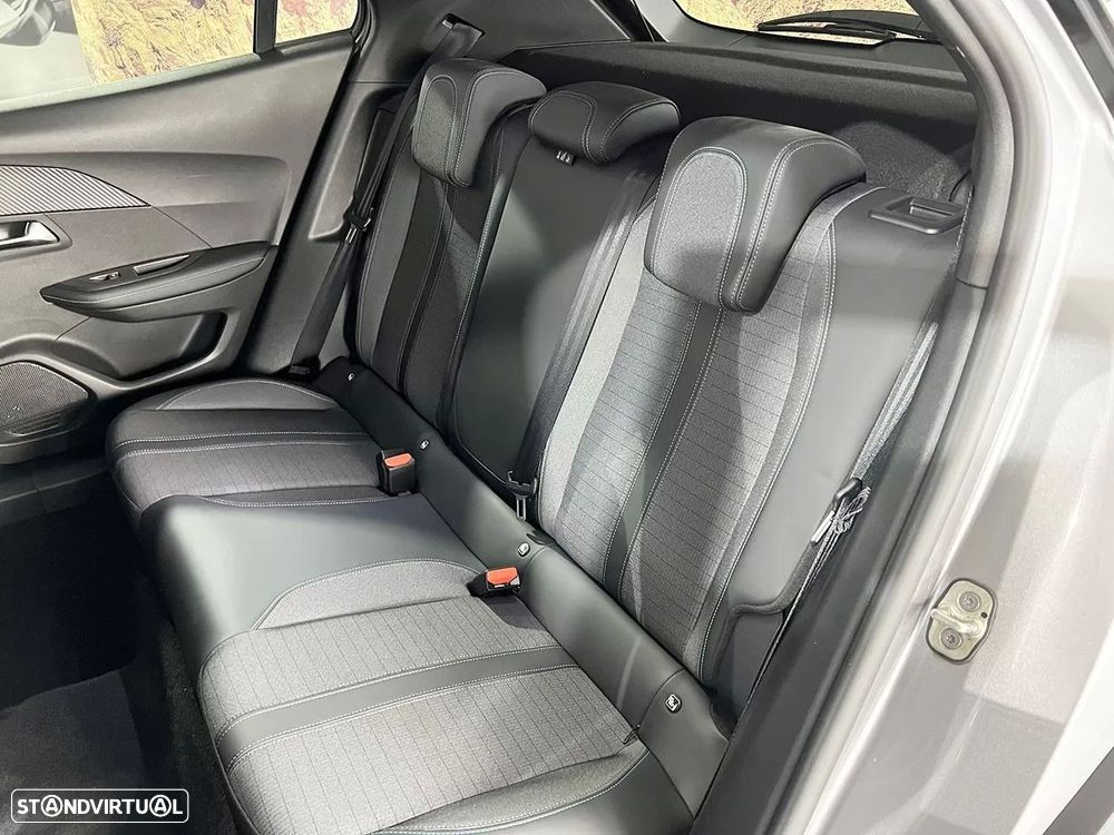 Peugeot e-2008 50 kWh Allure - 23