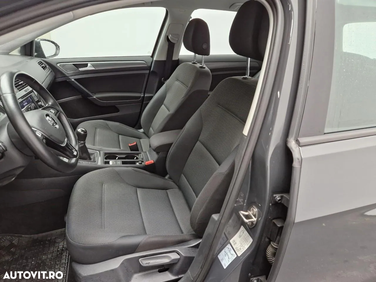 Volkswagen Golf 1.6 TDI Comfortline - 3