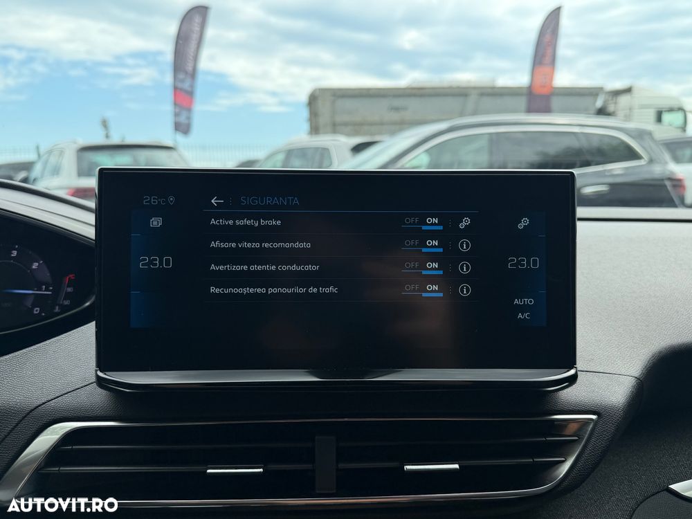 Peugeot 3008 BlueHDi 130 Stop & Start EAT8 Allure - 22