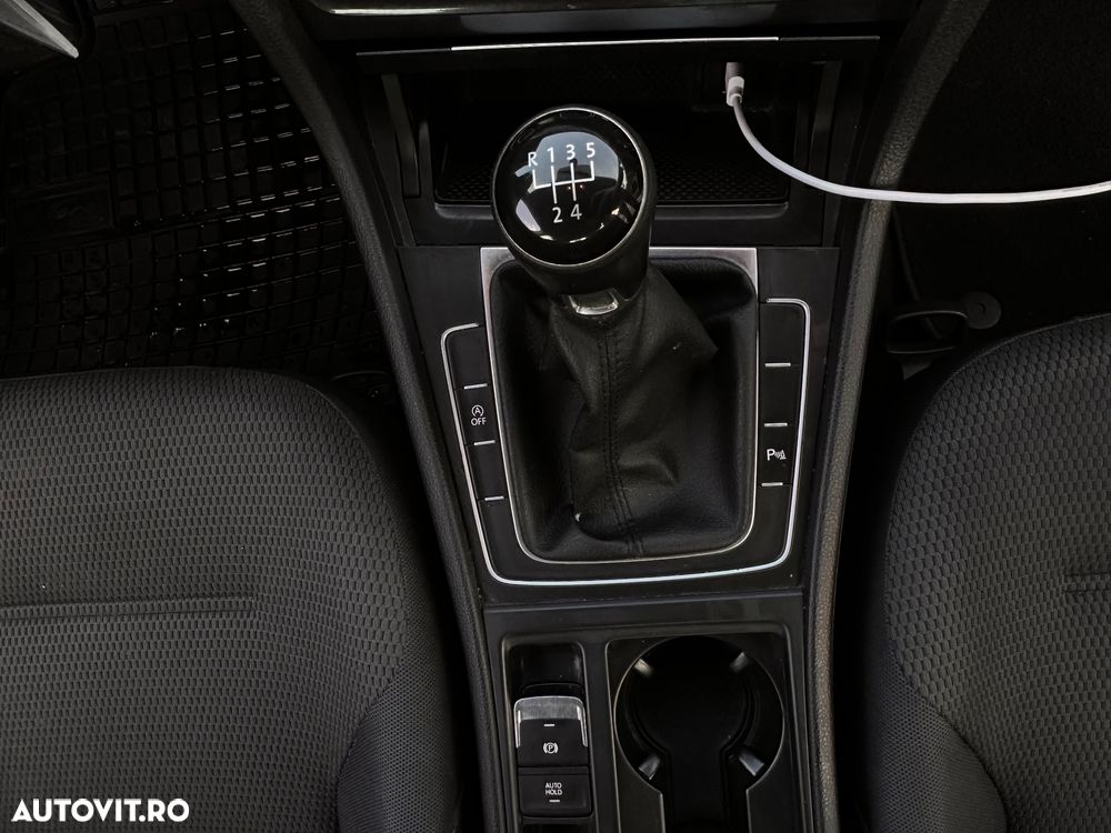 VOLKSWAGEN Golf 2018 — imagine 18