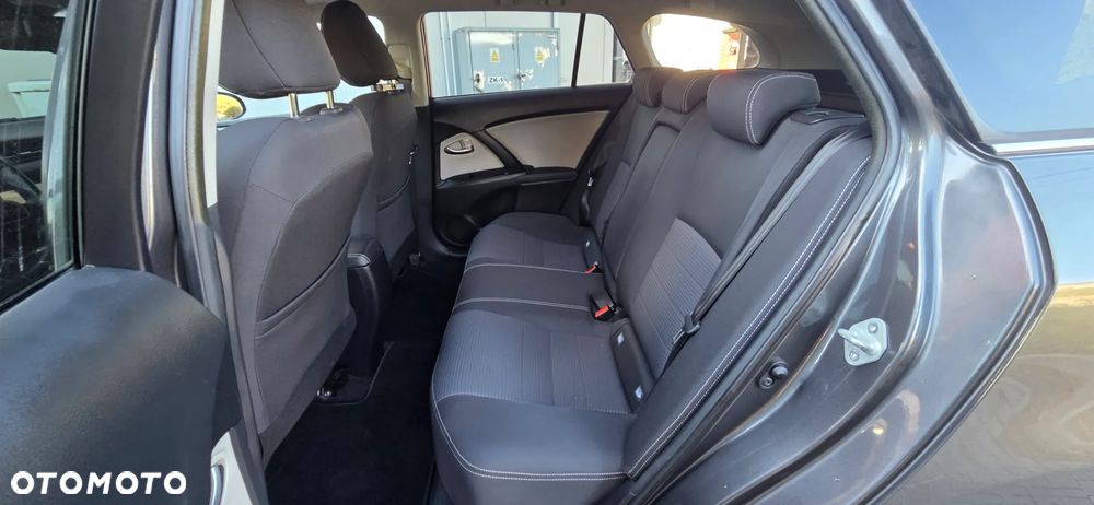 Toyota Avensis Touring Sports 2.0 D-4D Executive - 34