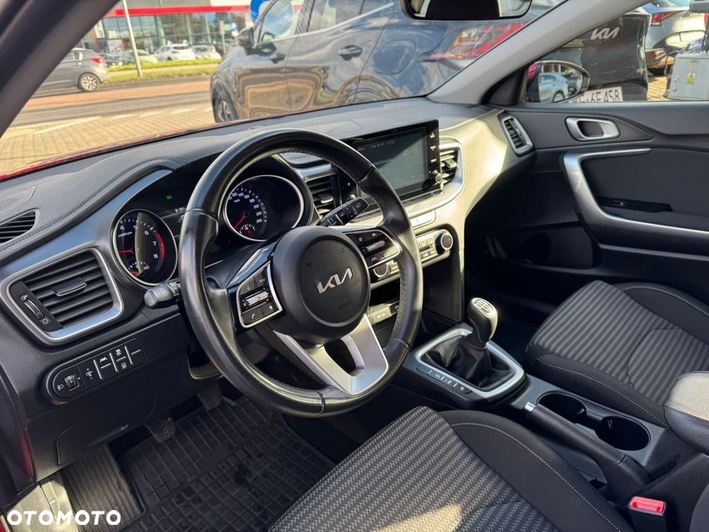 Kia Ceed 1.5 T-GDI M - 9