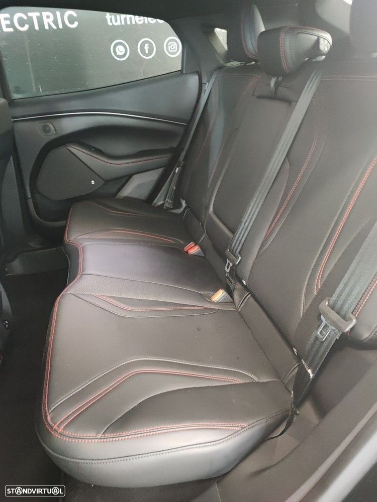 Ford Mustang Mach-E 75.7 kWh Premium AWD - 6