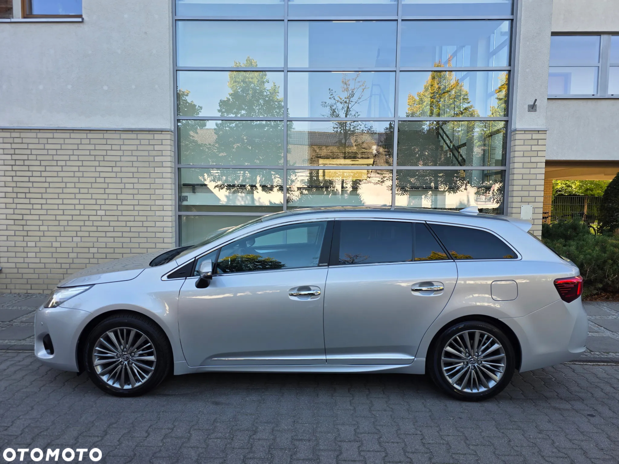 Toyota Avensis 1.8 Prestige - 4