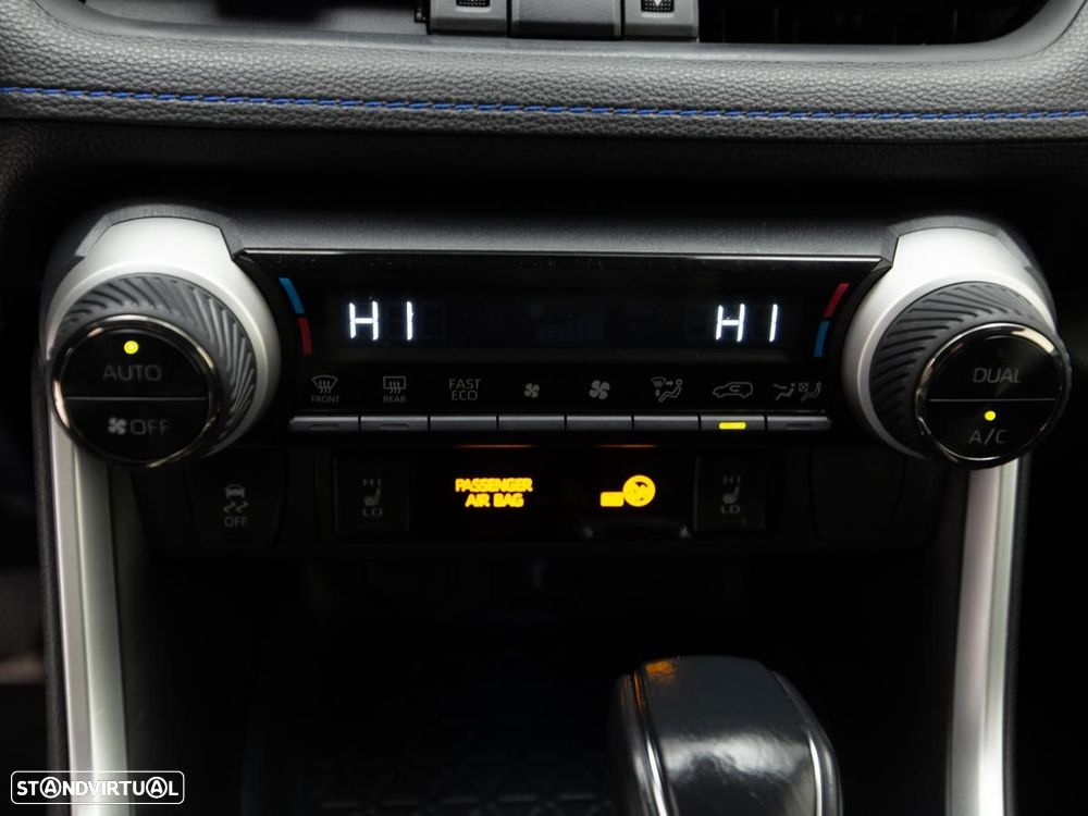 Toyota RAV4 2.5 HDF Square Collection - 19