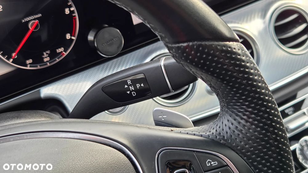 Mercedes-Benz Klasa E 350 d 4Matic 9G-TRONIC - 38