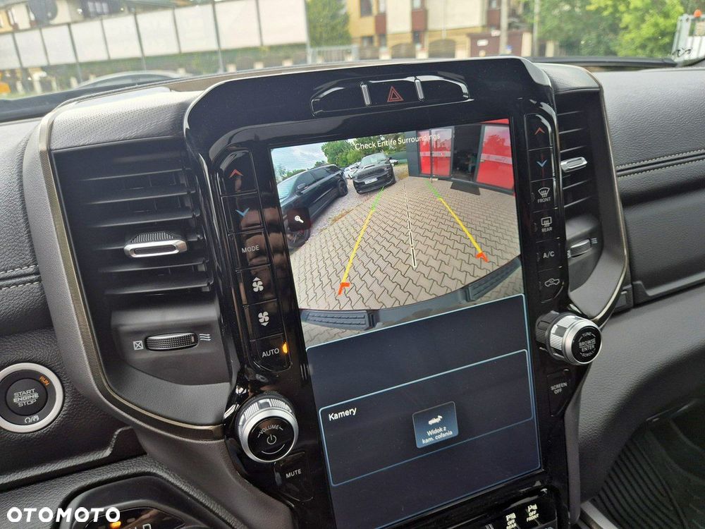 RAM 1500 Crew Cab Sport - 28