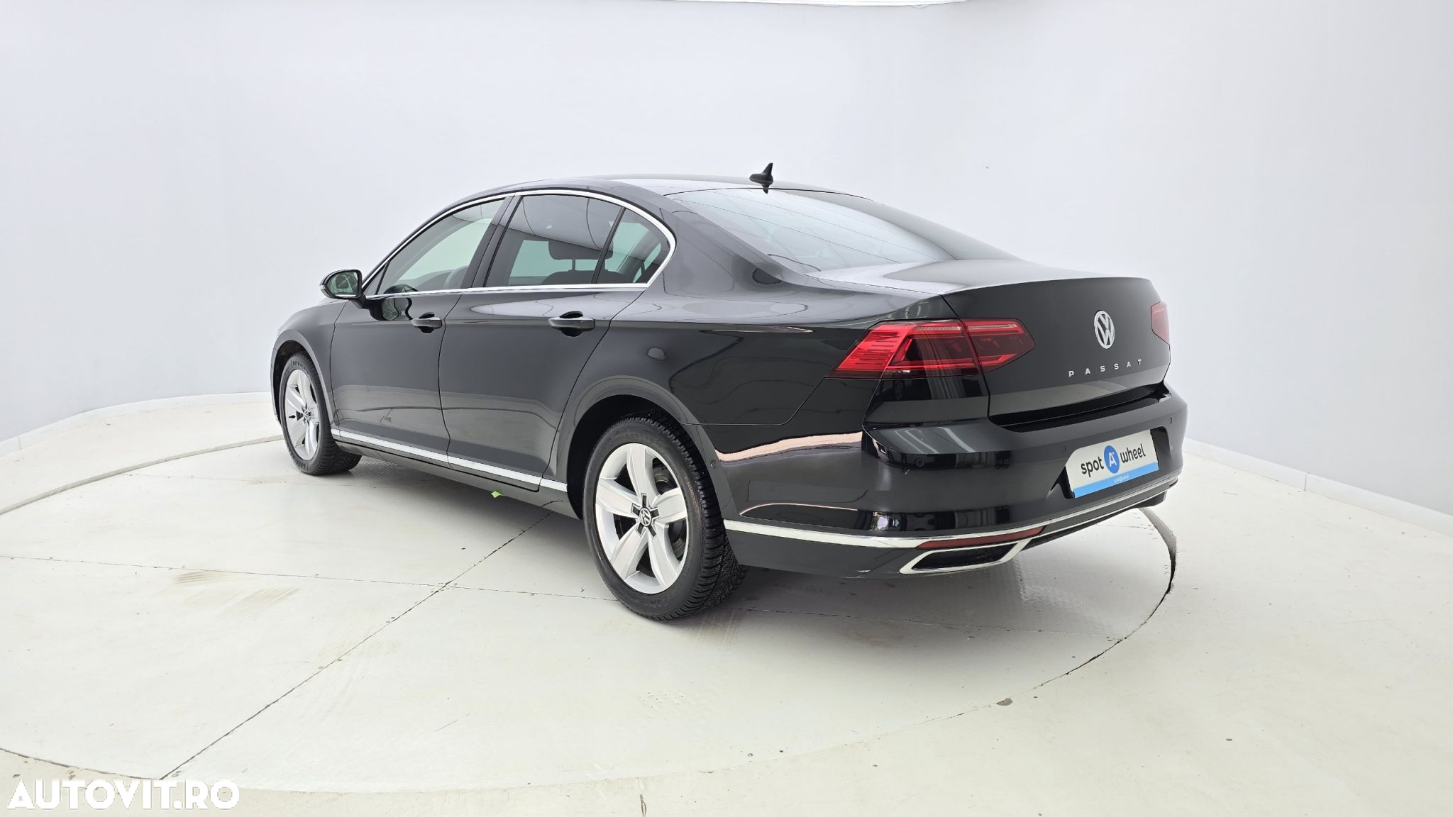 Volkswagen Passat 2.0 TDI DSG Highline - 8