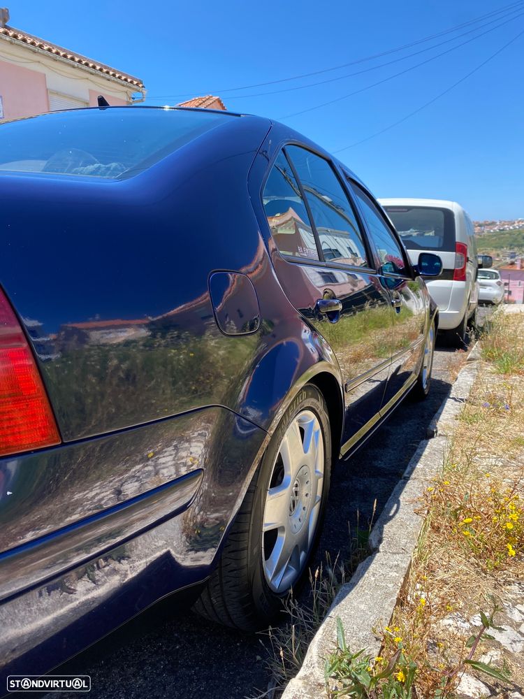 Volkswagen Bora 1.9 TDi Highline — fotografia 6