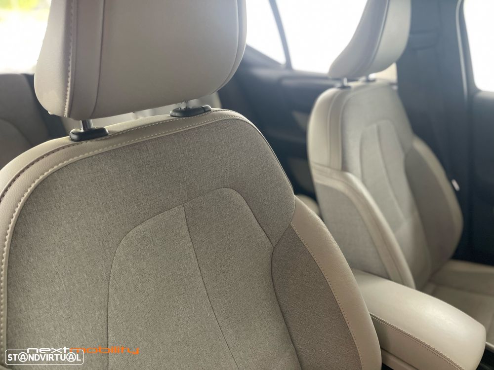 Volvo XC 40 2.0 D3 Momentum Plus - 19