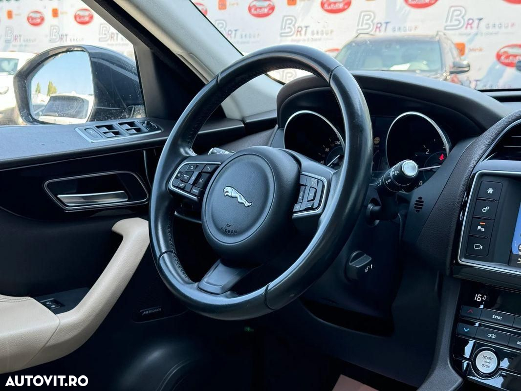 Jaguar F-Pace - 8