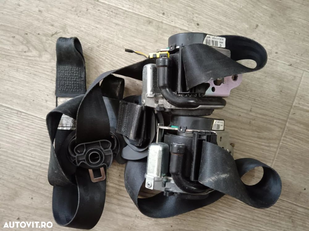 Centura siguranta fata stanga/ dreapta vw scirocco 6151098, 6151097