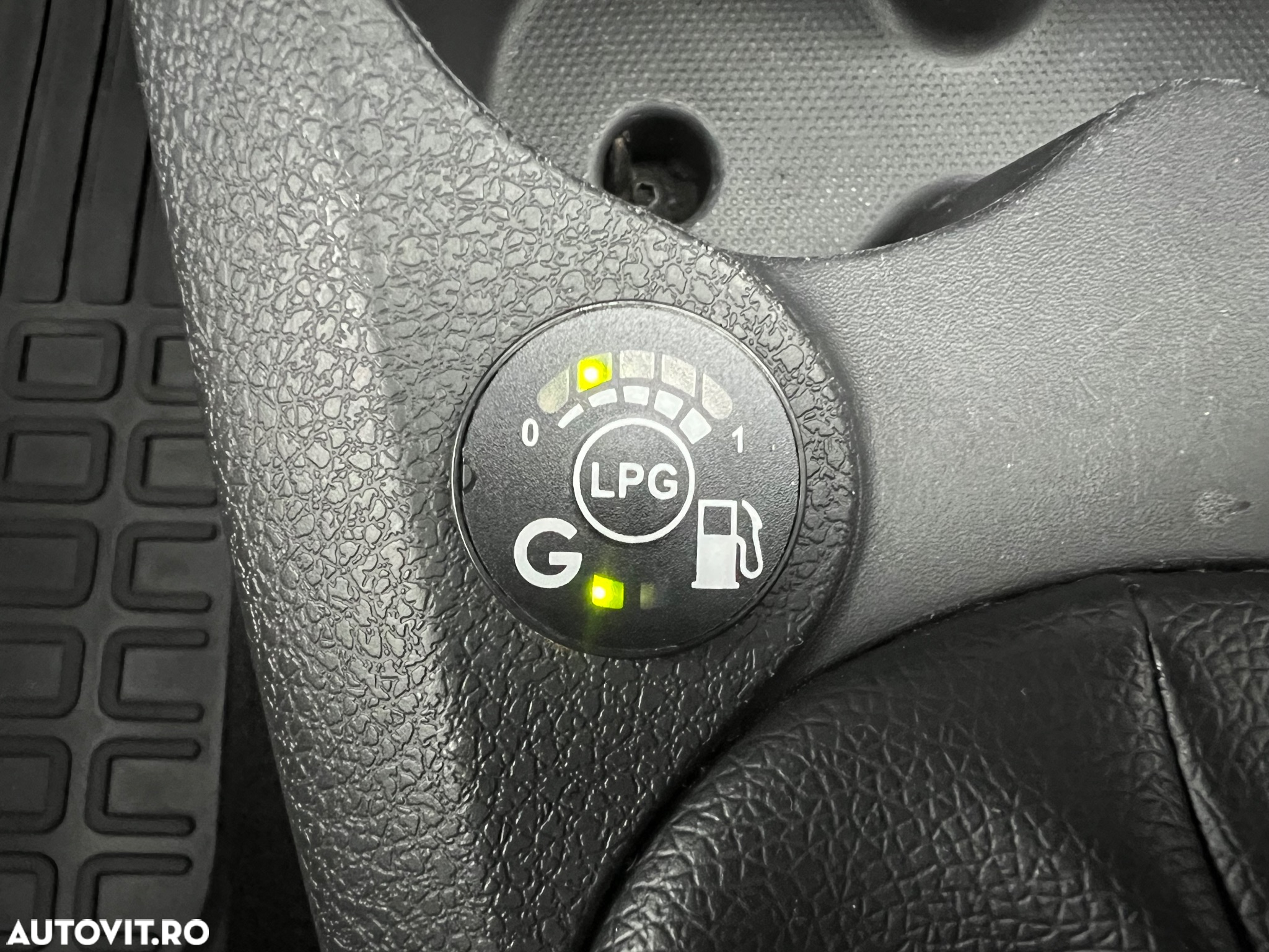Dacia Logan ECO-G 100 MT5 Comfort - 28