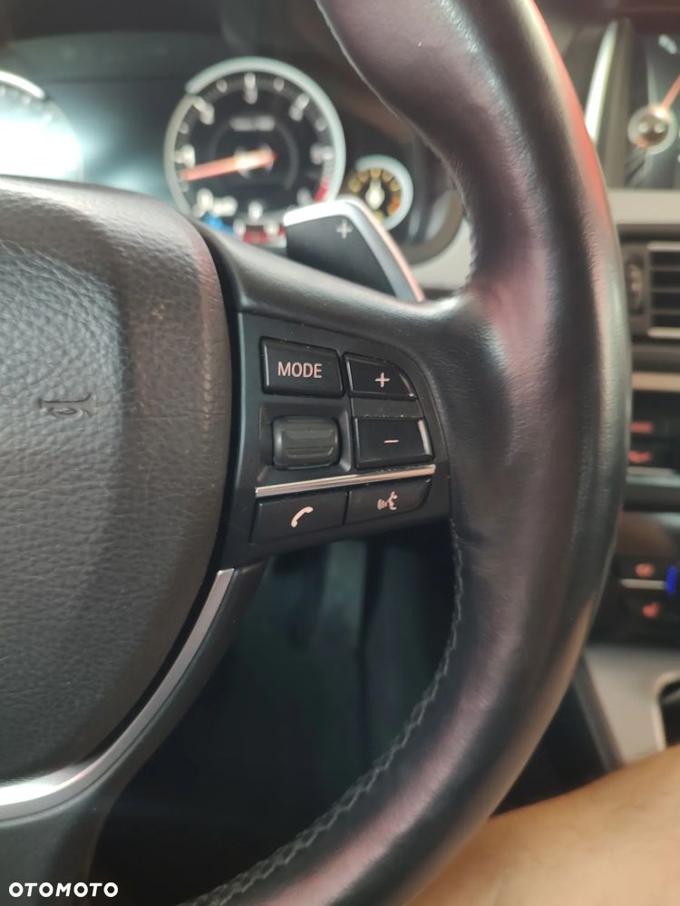 BMW Seria 5 535d Sport-Aut Modern Line - 28