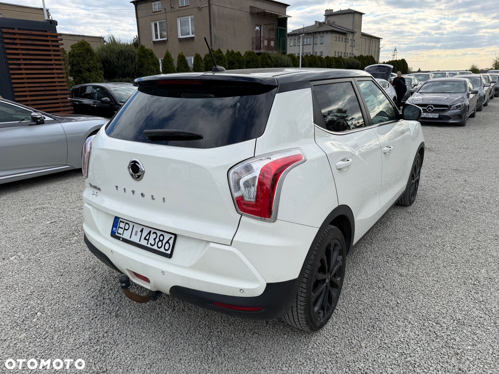 SsangYong/KGM Tivoli e-XGi 160 2WD Black+White - 6