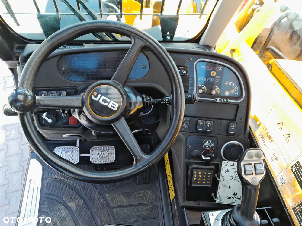 JCB 540-200 2023r - 24