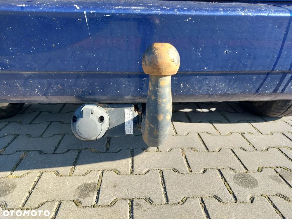 Opel Zafira B silnik kompletny 1.9 CDTI JTD 120KM wtryski pompa paliwa klimatyzacji wspomagania regulator alternator maglownica sprzęgło lewarek 6 biegów drzwi klapa błotnik lusterko kolor Z21B lampa reflektor przód przedni xenon przetwornica tył tylna hak holowniczy zestaw startowy sterownik stacyjka zamek zacisk hamulcowy deska rozdzielcza panel wyświetlacz boczek fotele mechanizm osłona manetki tempomat wykładzina podsufitka kierownica plastiki szyba NA CZĘŚCI WSZYSTKIE CZĘŚCI - 16